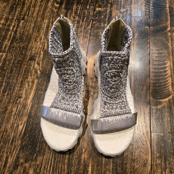 NWOT WOMENS OPEN TOE SANDALS - Picture 4 of 5